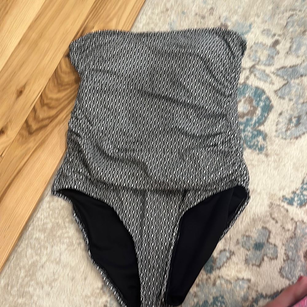 Slimming dkny one piece strapless suit size xl